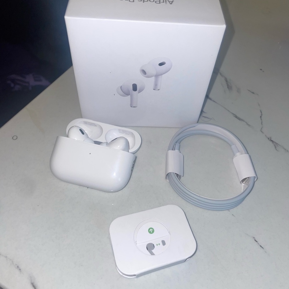 Apple AirPods Pro with Wireless Charging Case - White